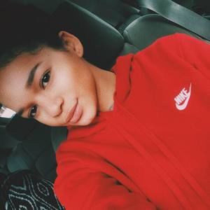 Meet your Posher, Kenializ